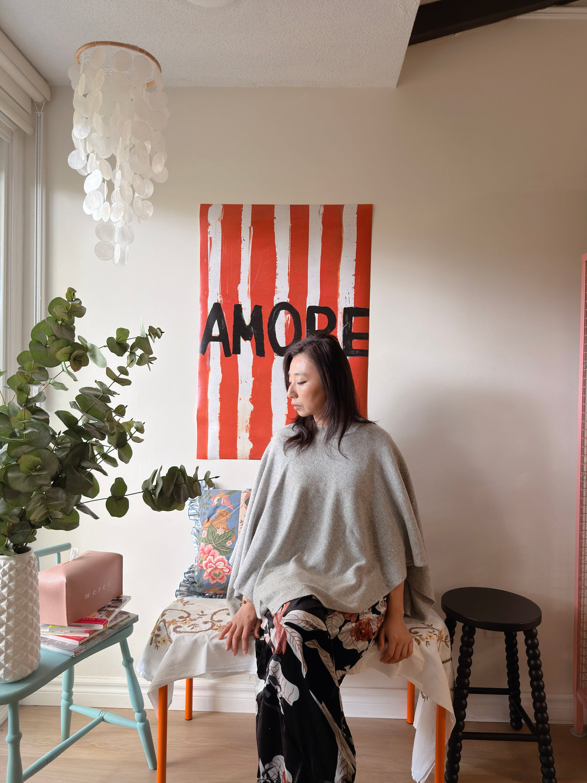 SUPER FINE WOOL PONCHO (Gray, Black)