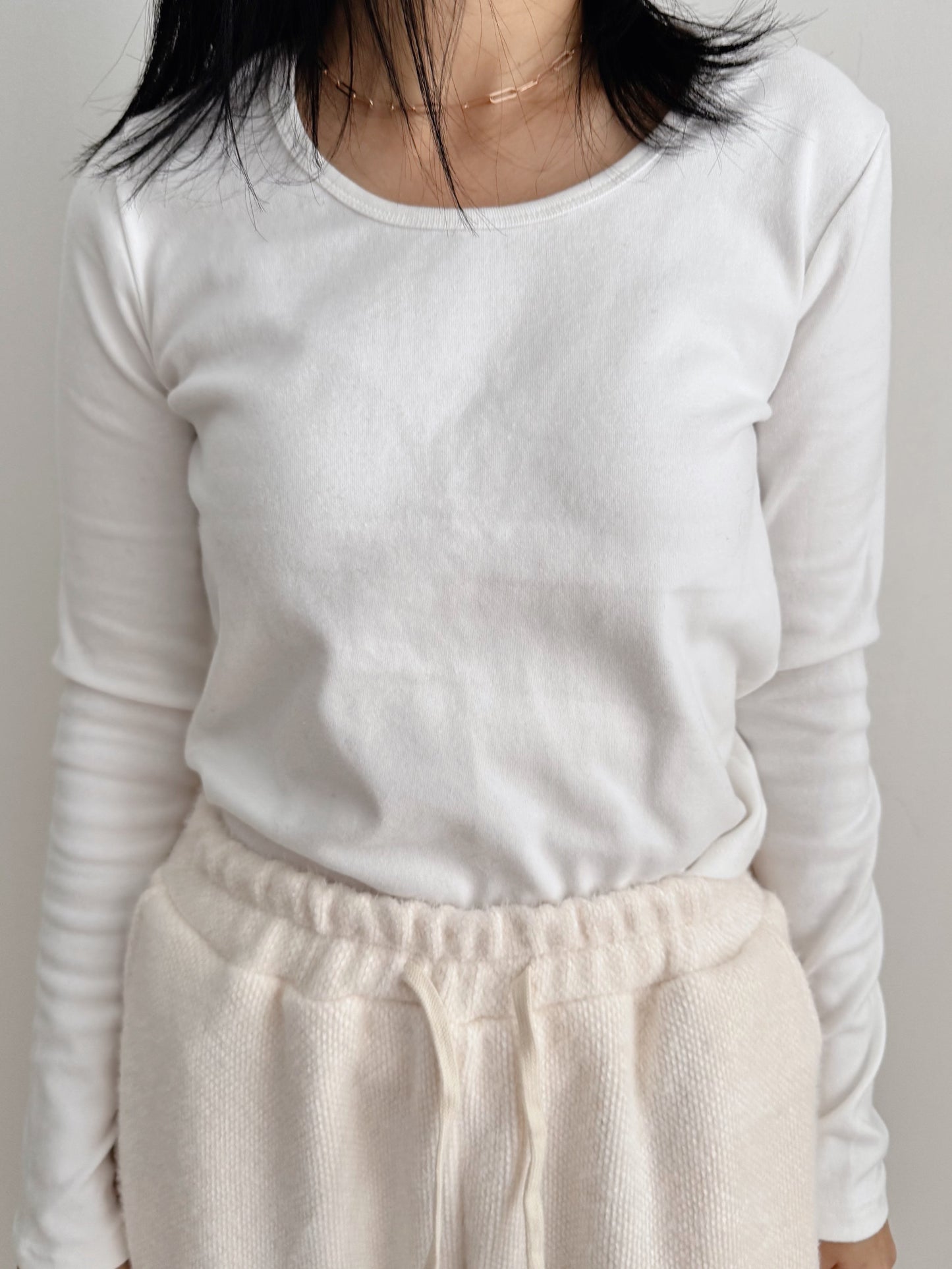 Basic cotton T-shirt (ivory, gray charcoal, black)