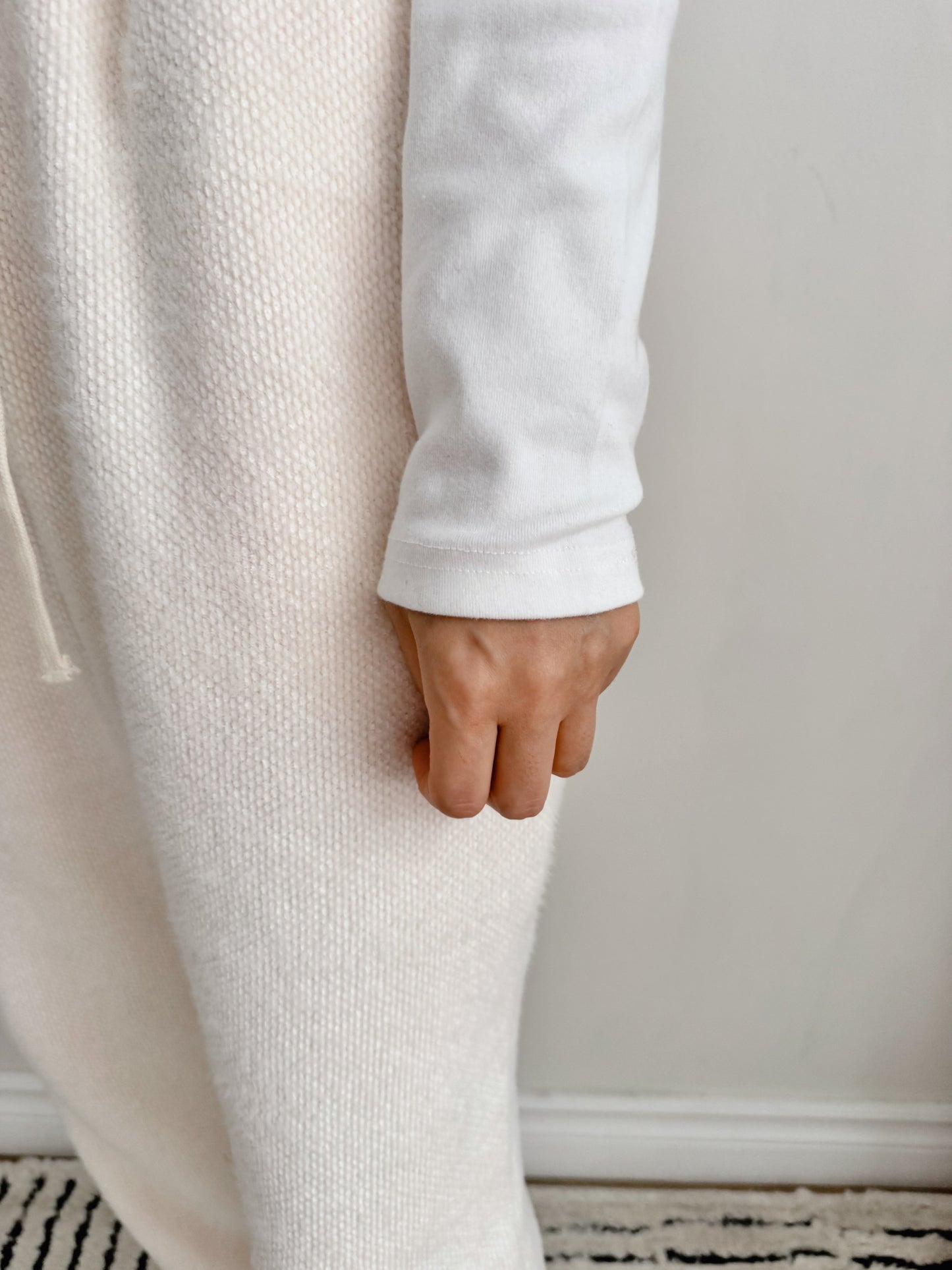 Basic cotton T-shirt (ivory, gray charcoal, black)