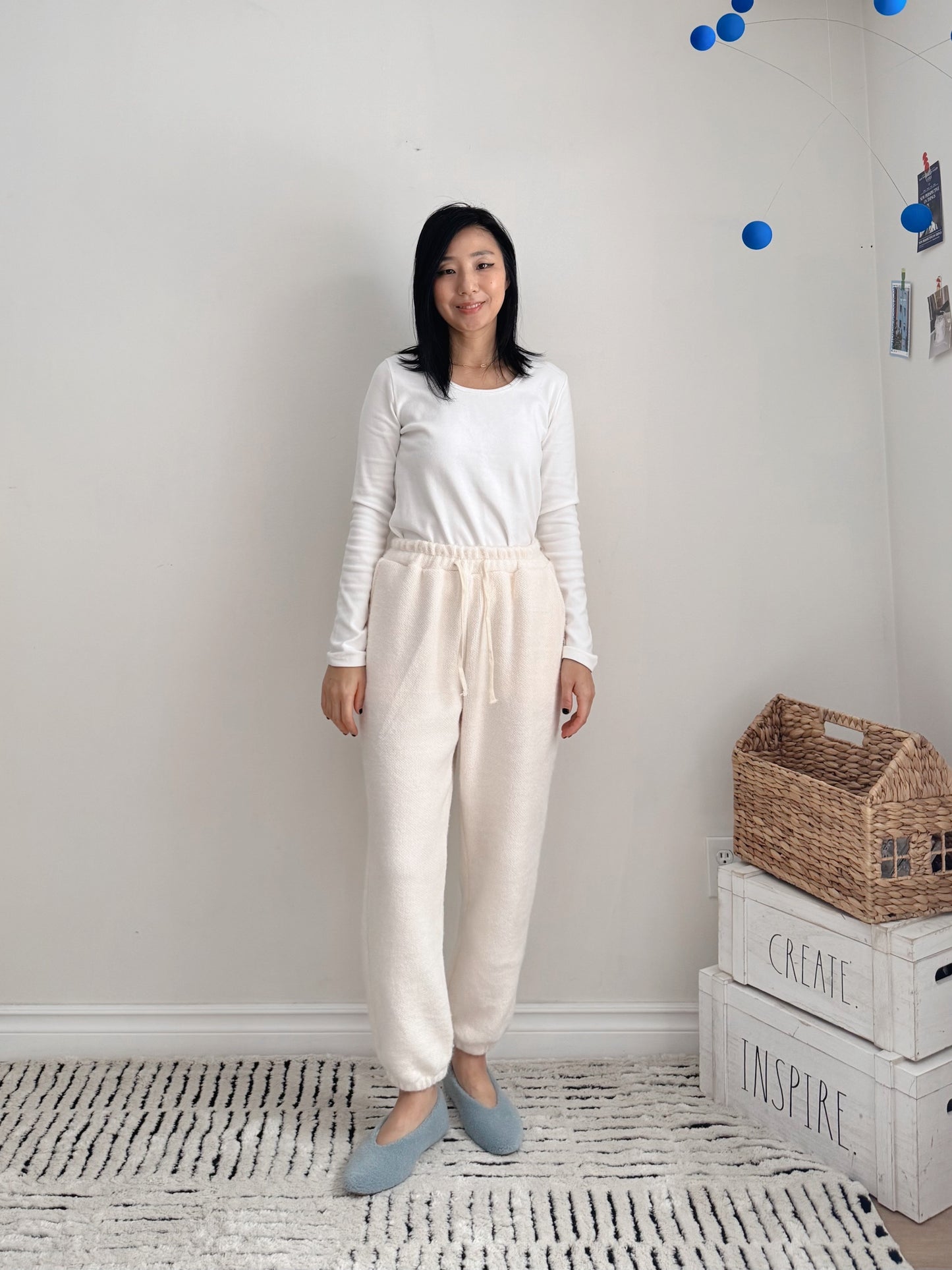 Basic cotton T-shirt (ivory, gray charcoal, black)