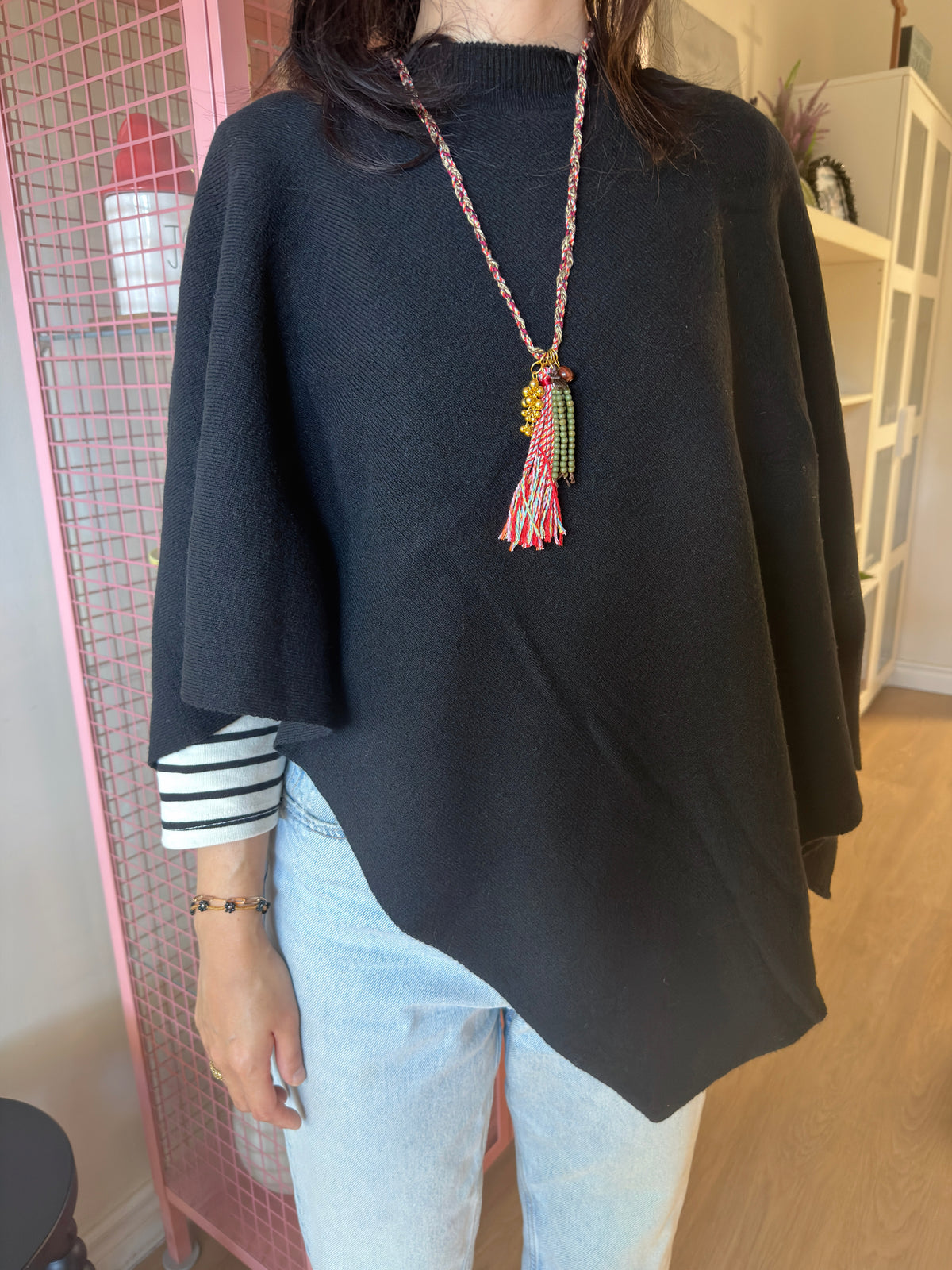 SUPER FINE WOOL PONCHO (Gray, Black)