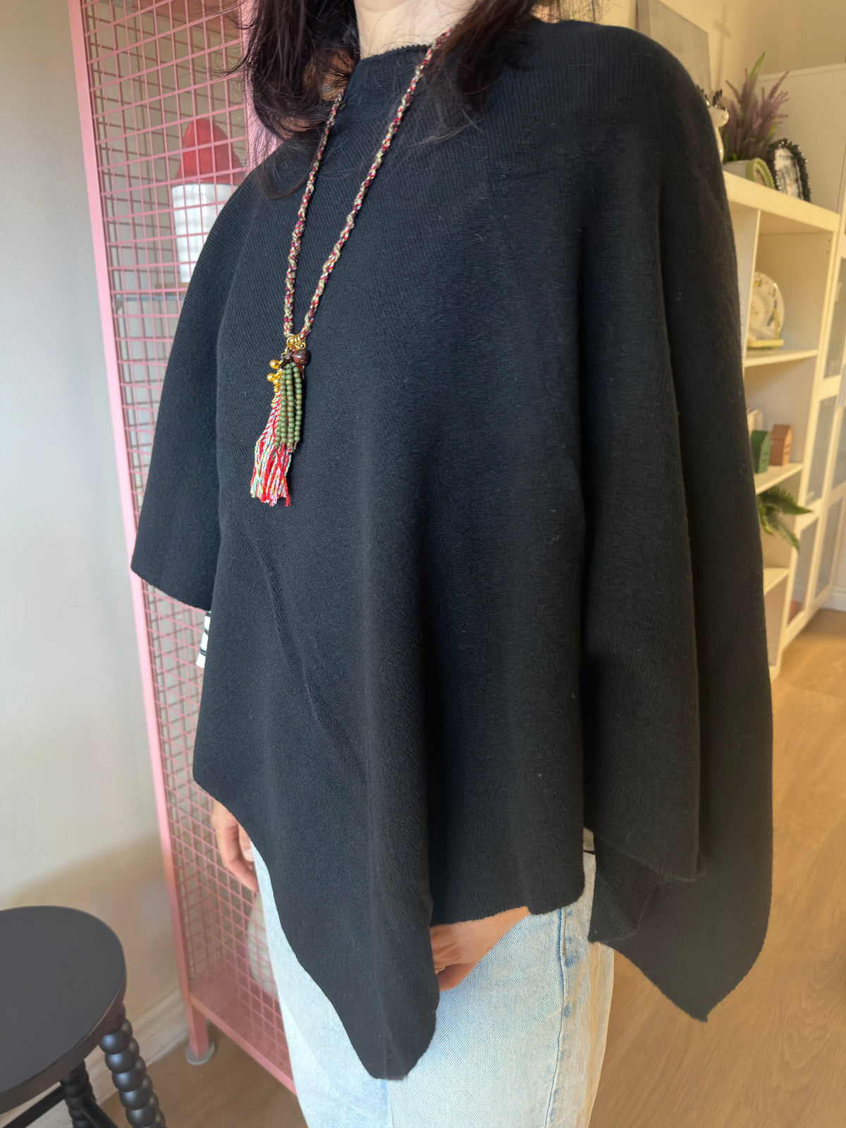 SUPER FINE WOOL PONCHO (Gray, Black)