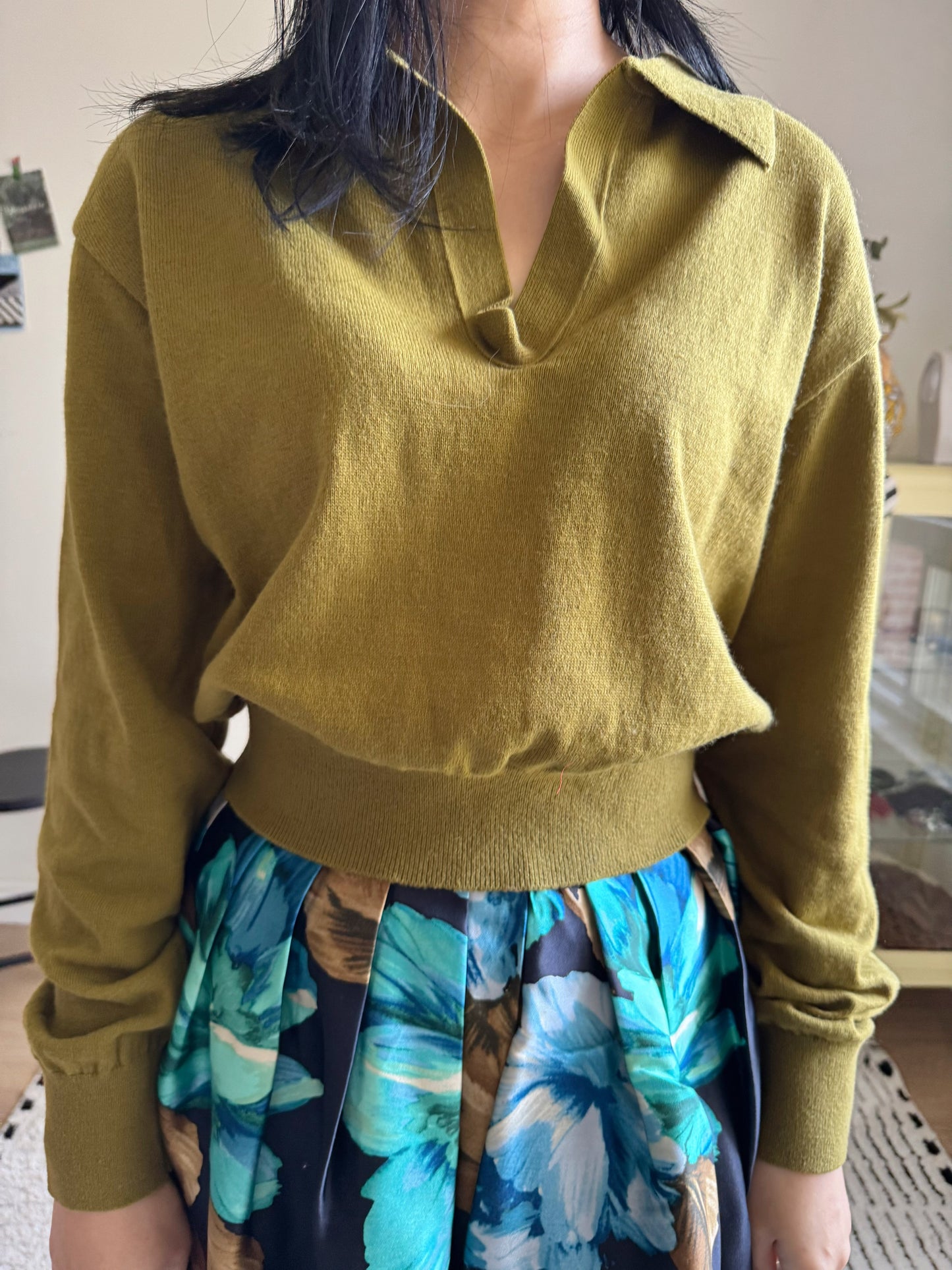 Olive Collar V-Slit Crop Knit