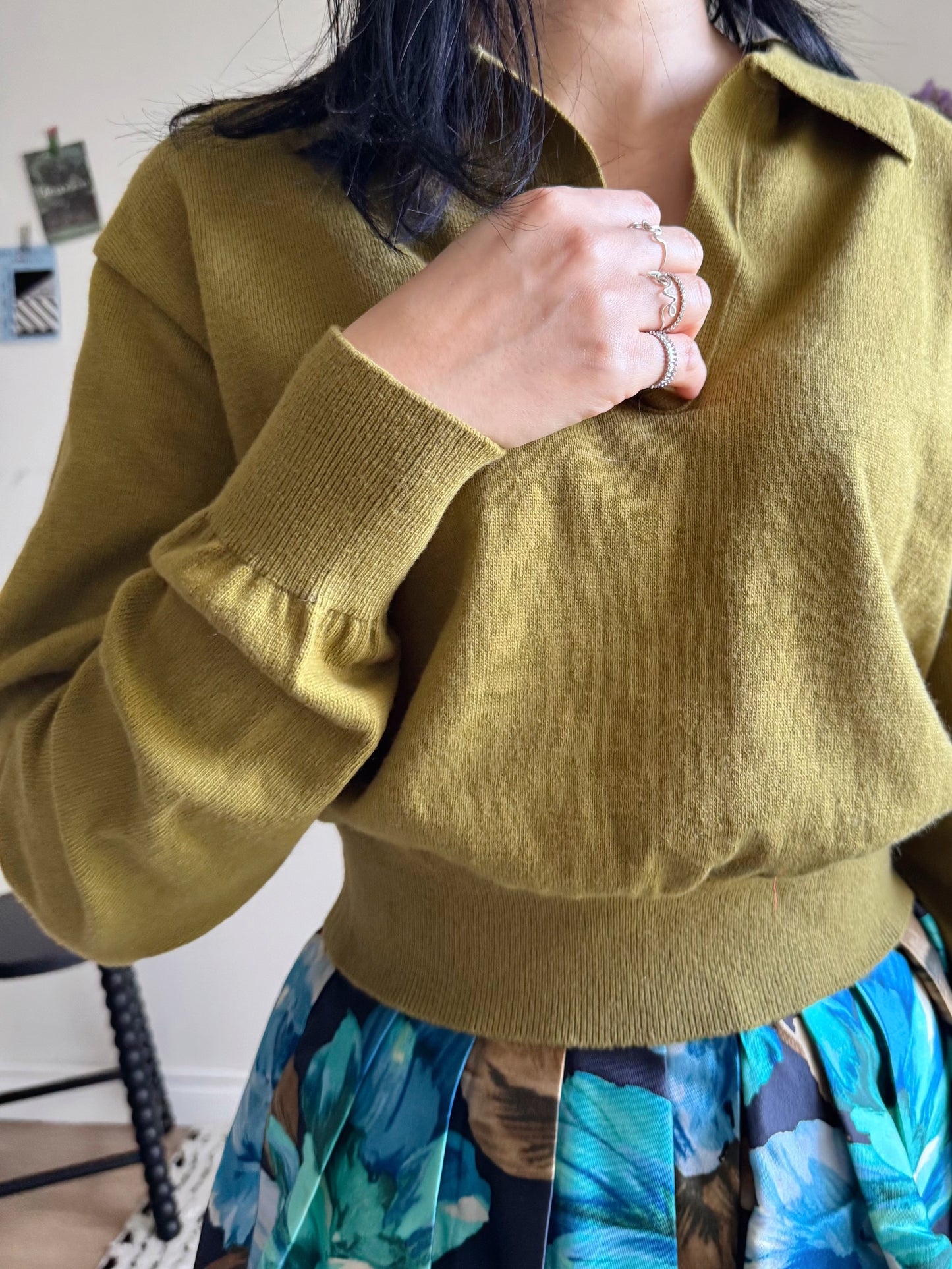 Olive Collar V-Slit Crop Knit