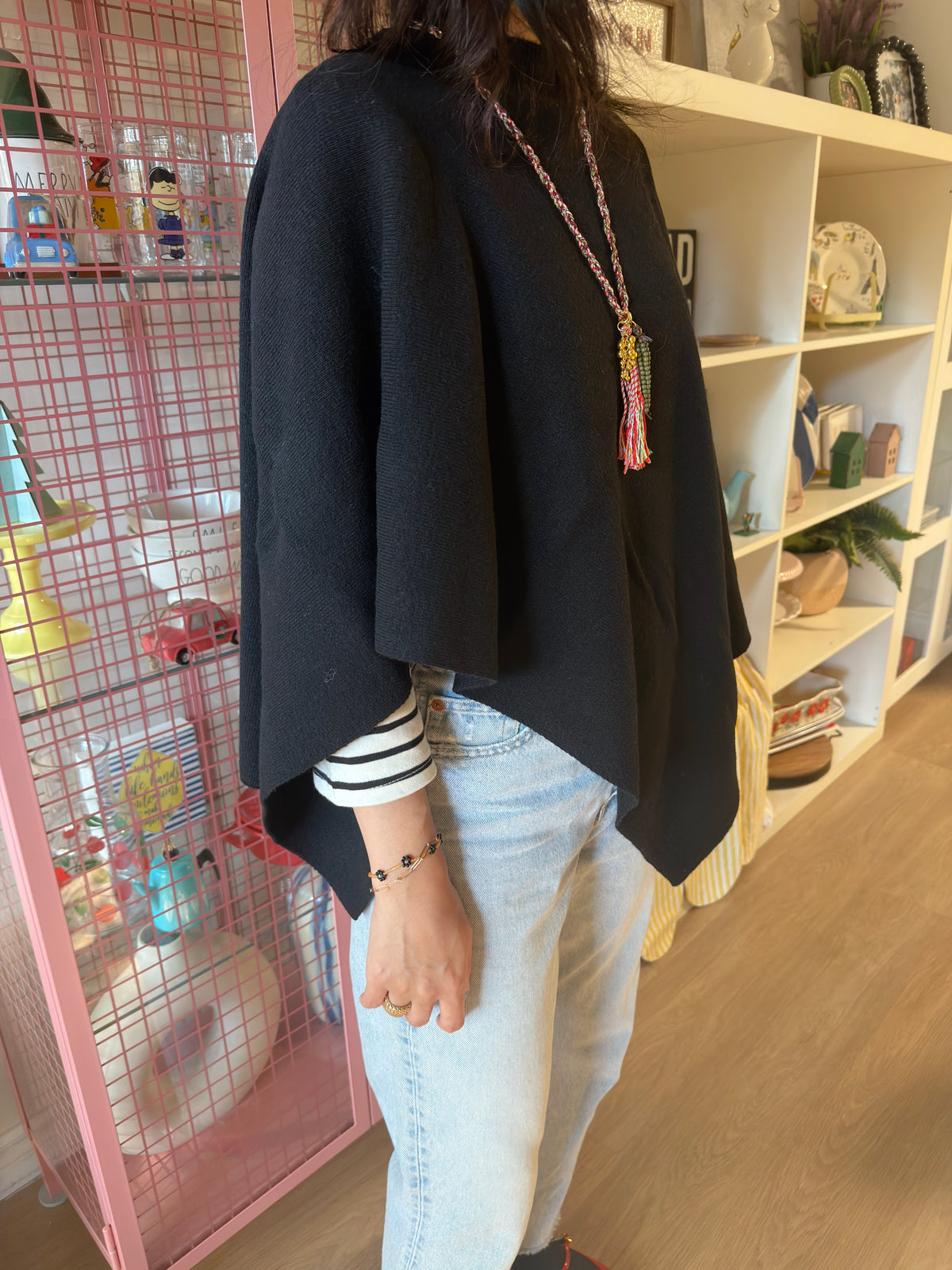 SUPER FINE WOOL PONCHO (Gray, Black)