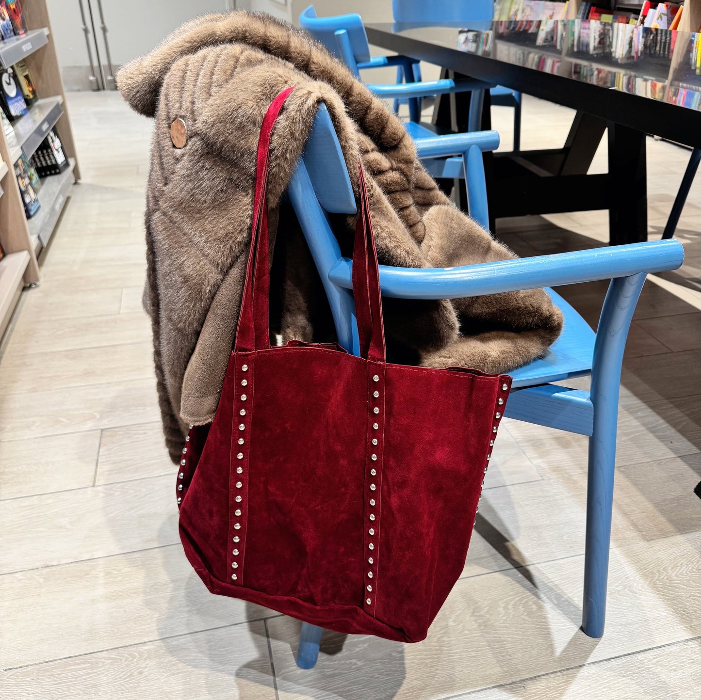 suede studded shoulder bag (brown, red, black)