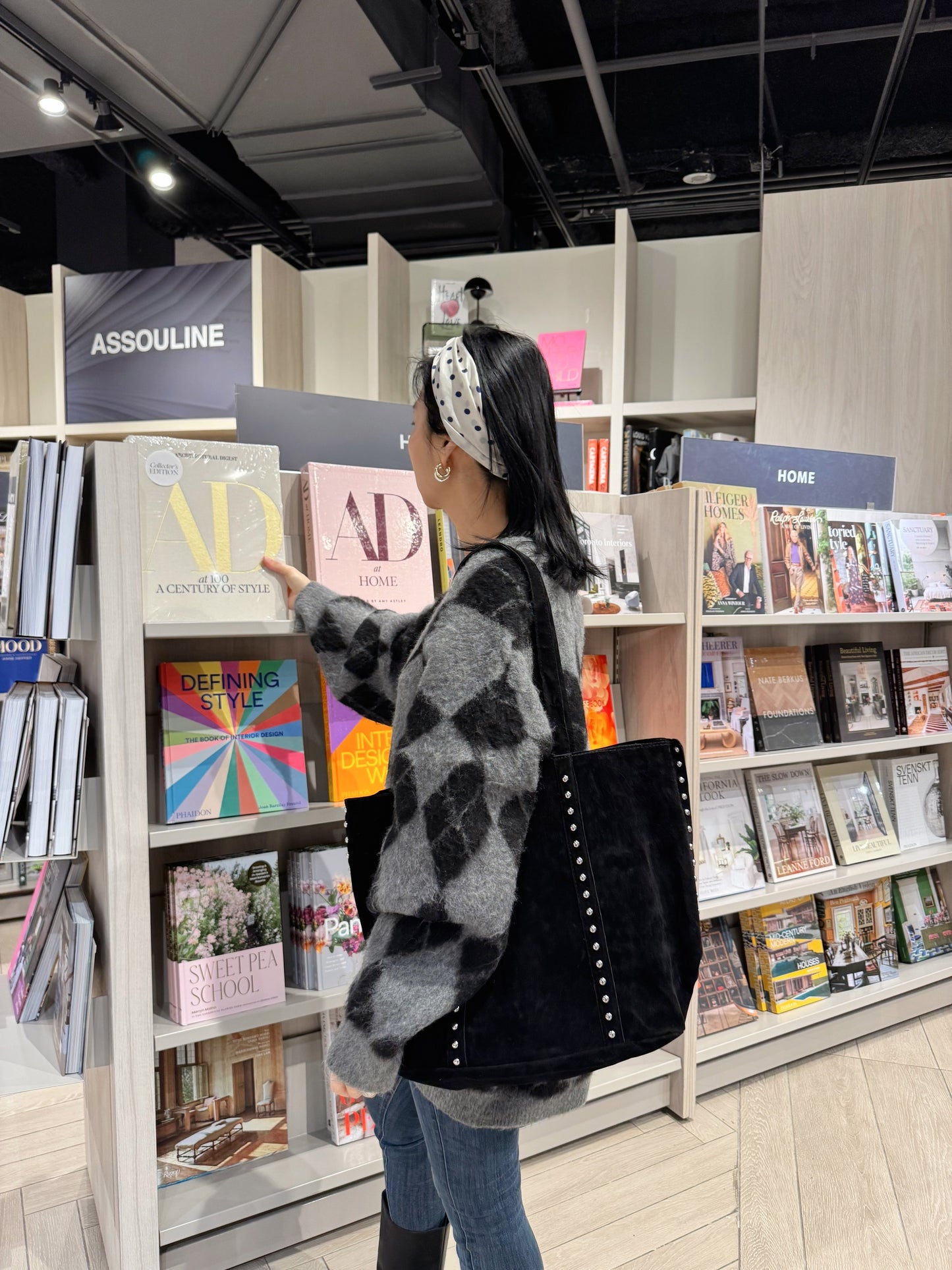 suede studded shoulder bag (brown, red, black)