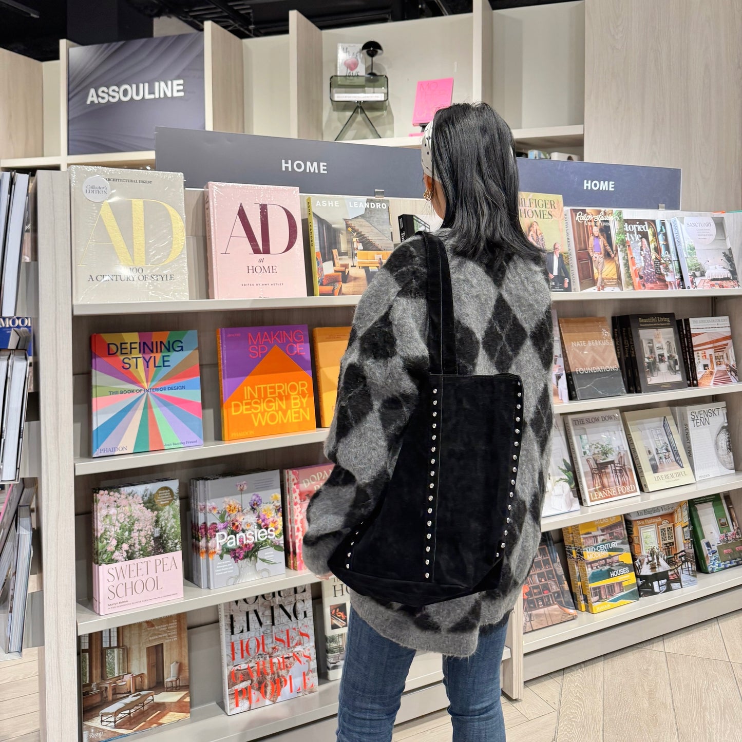suede studded shoulder bag (brown, red, black)