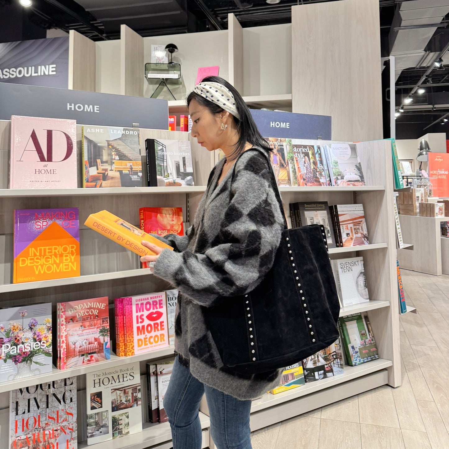 suede studded shoulder bag (brown, red, black)