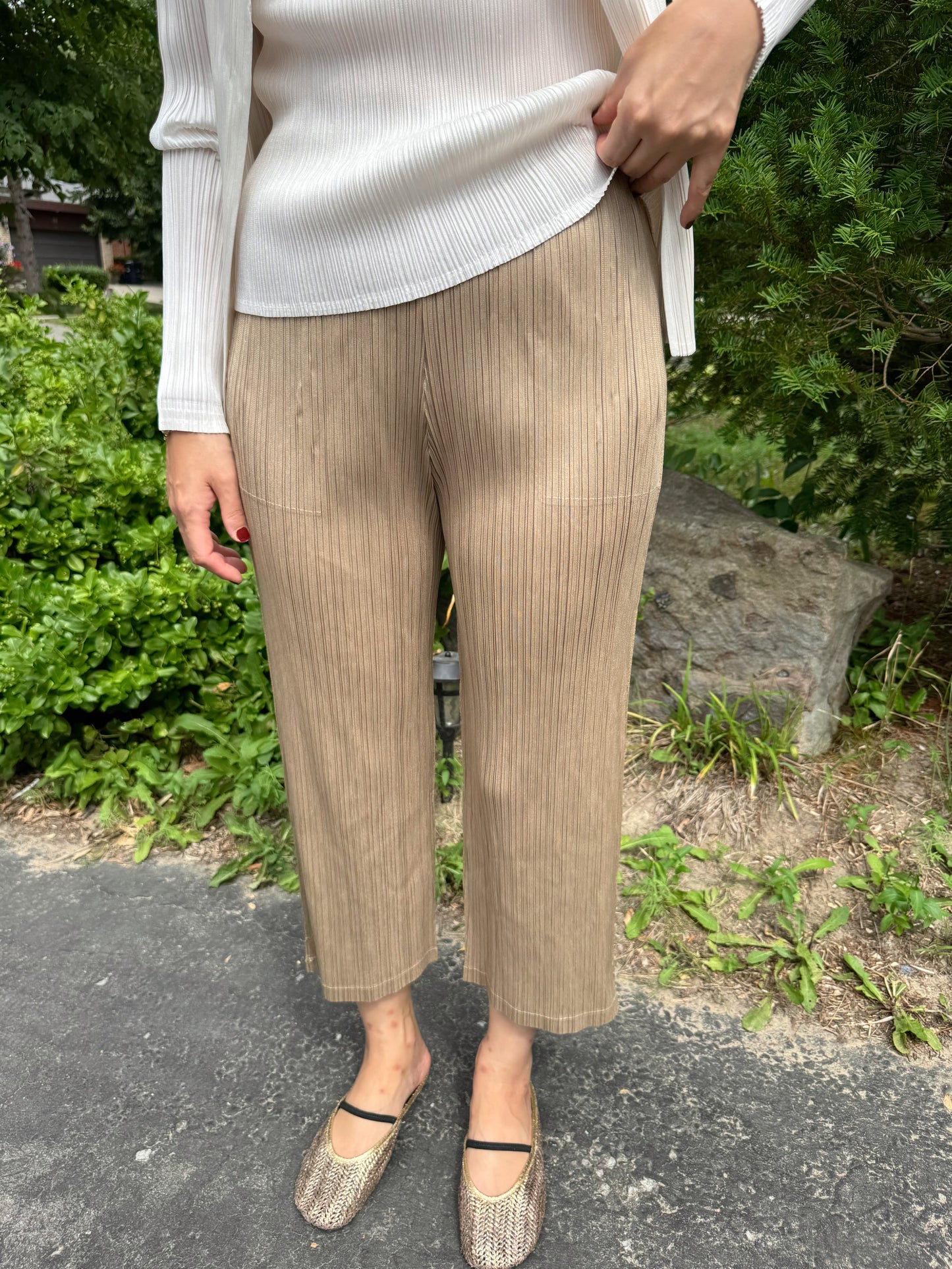 Pleated Glow Straight Pants