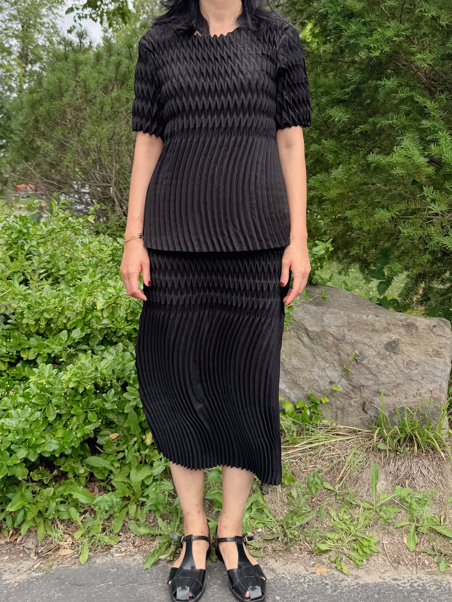 Pleated Texture Two-Piece Set(black,ivory)