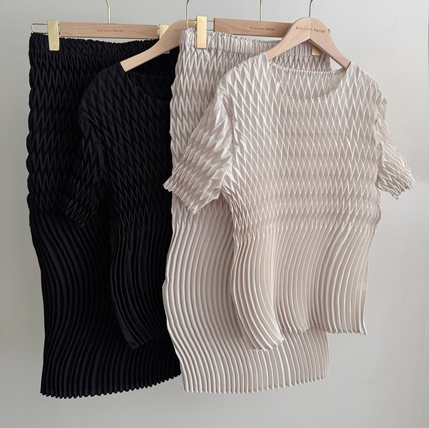 Pleated Texture Two-Piece Set(black,ivory)