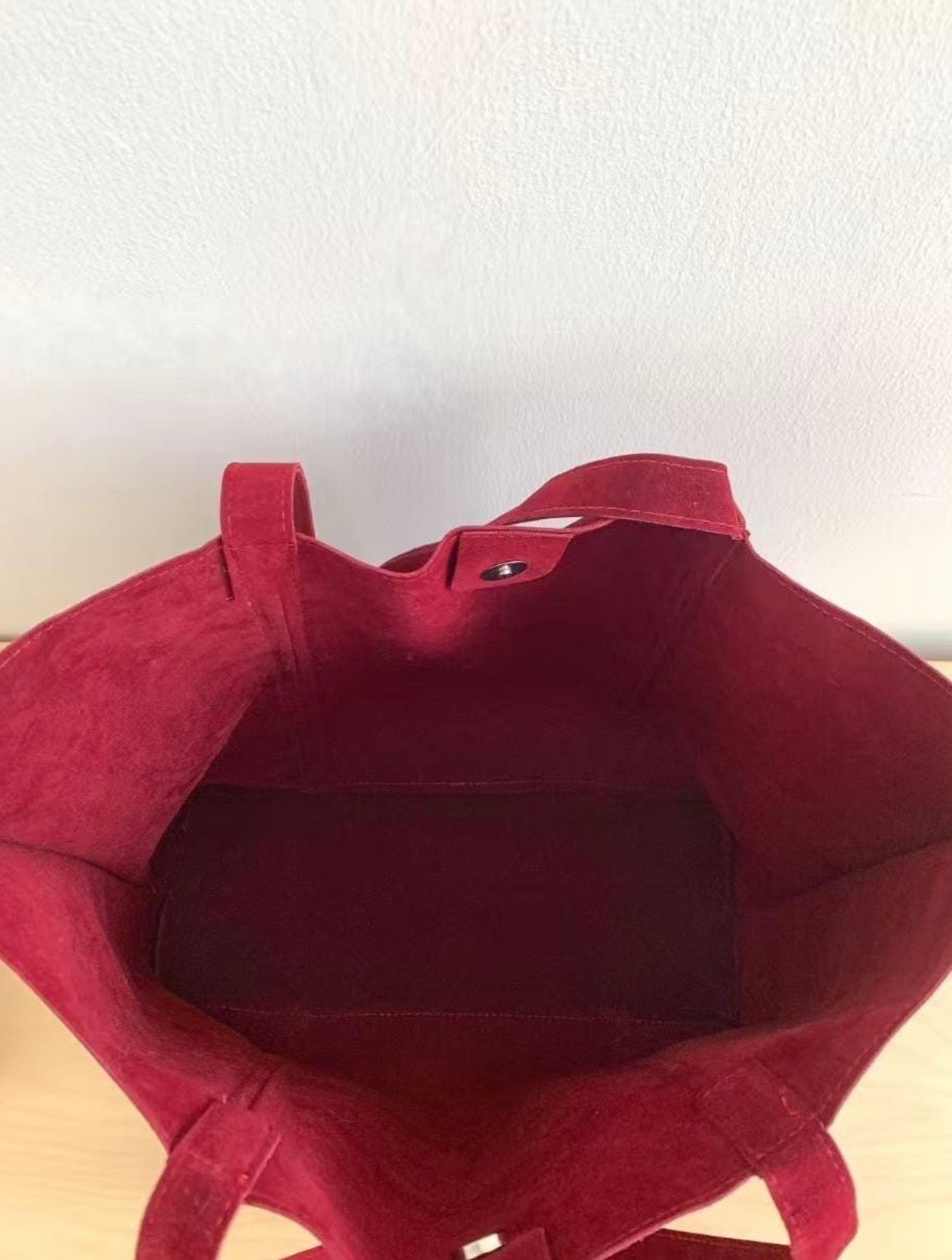 suede studded shoulder bag (brown, red, black)