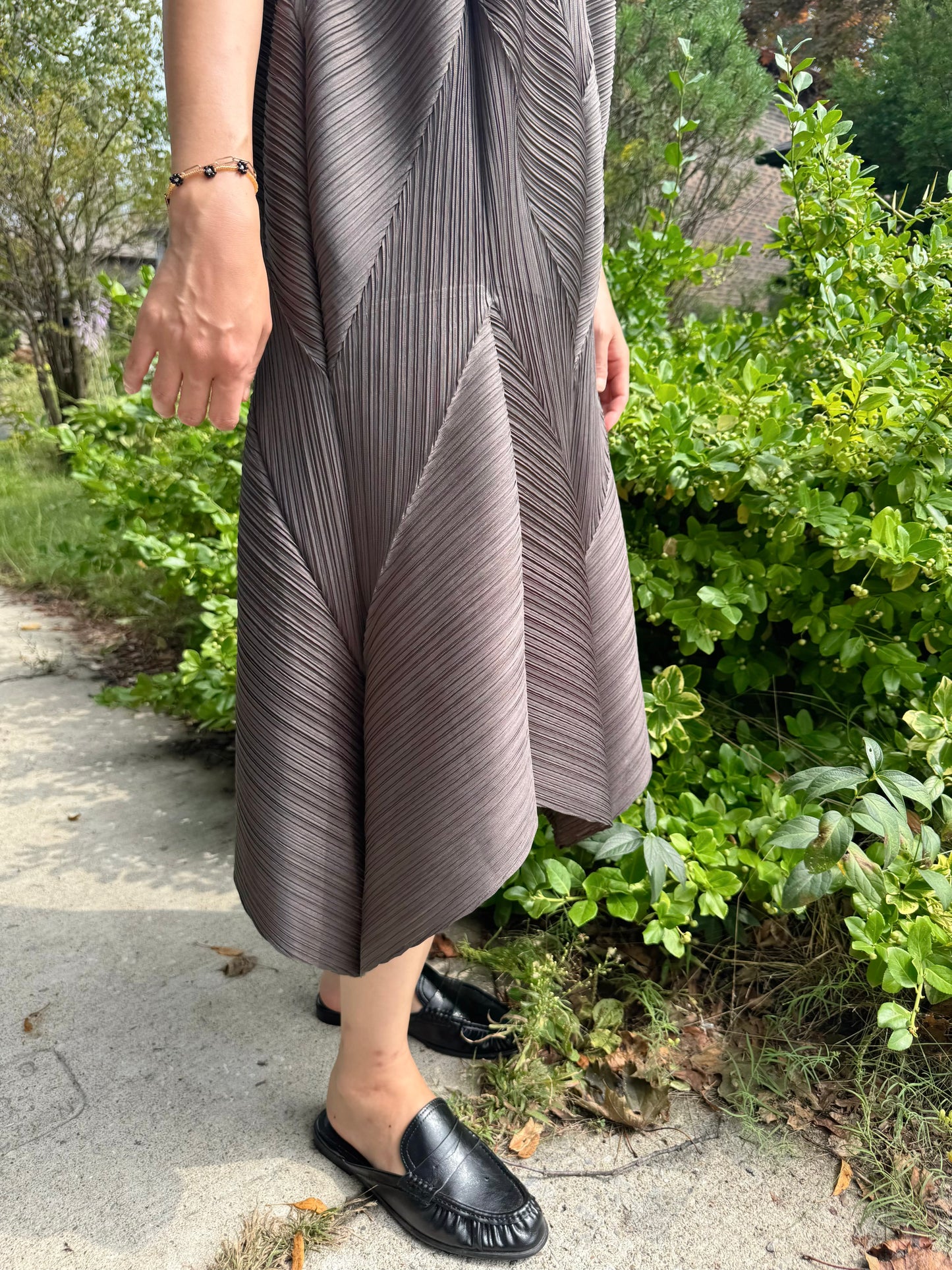 Pleated Short-Sleeve volume dress( ivory, black, brown)