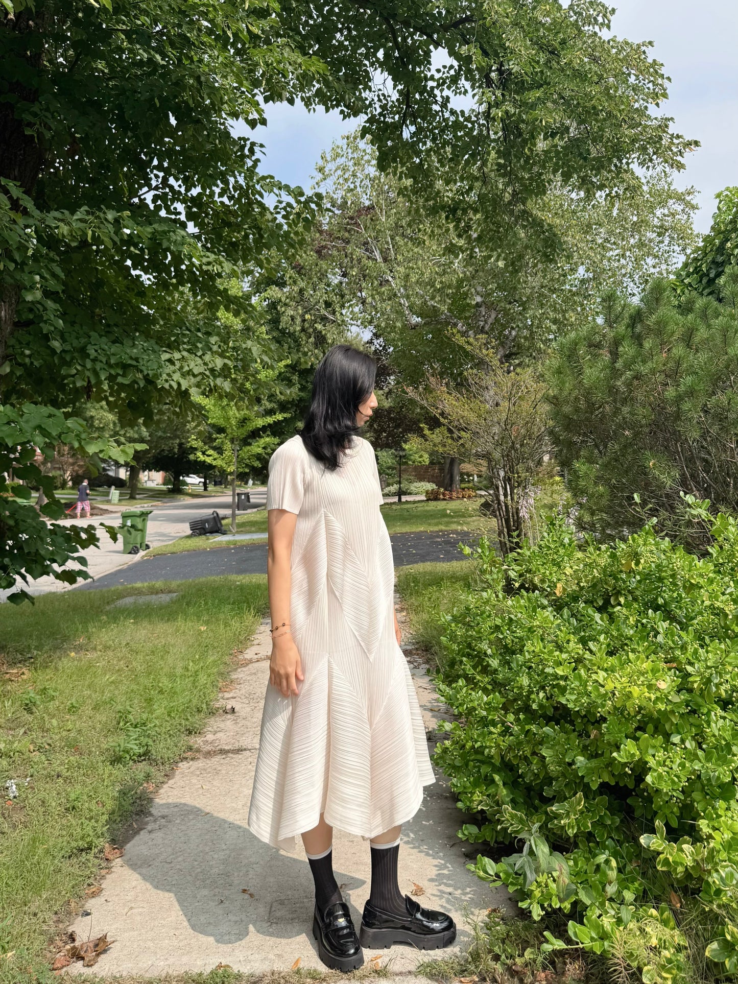 Pleated Short-Sleeve volume dress( ivory, black, brown)