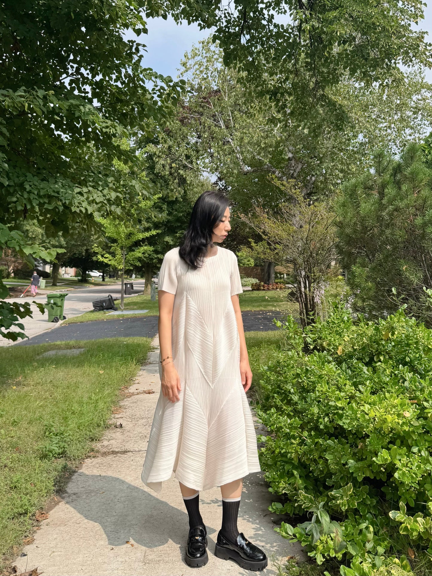 Pleated Short-Sleeve volume dress( ivory, black, brown)