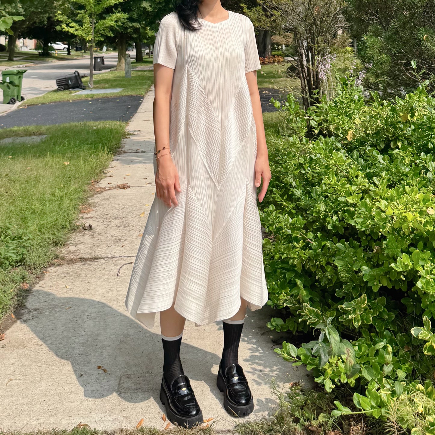 Pleated Short-Sleeve volume dress( ivory, black, brown)