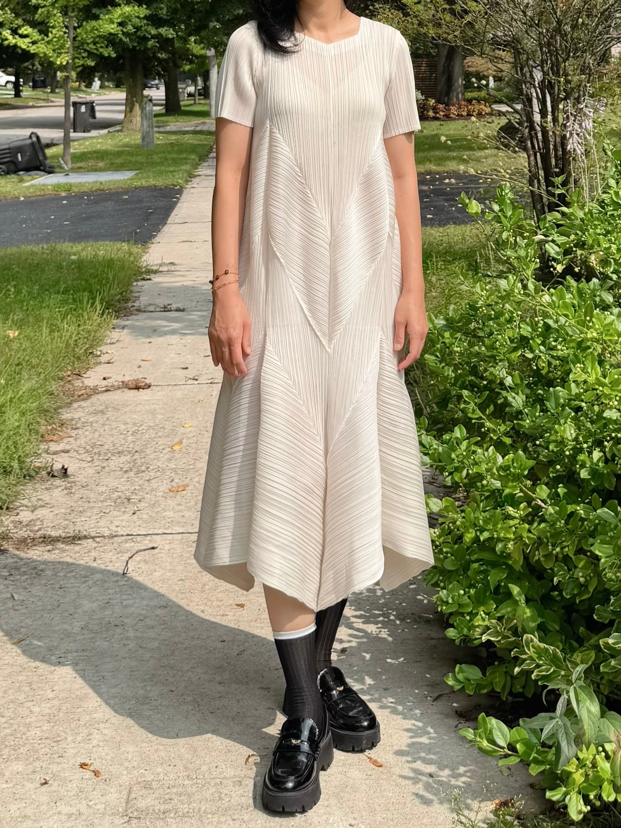 Pleated Short-Sleeve volume dress( ivory, black, brown)