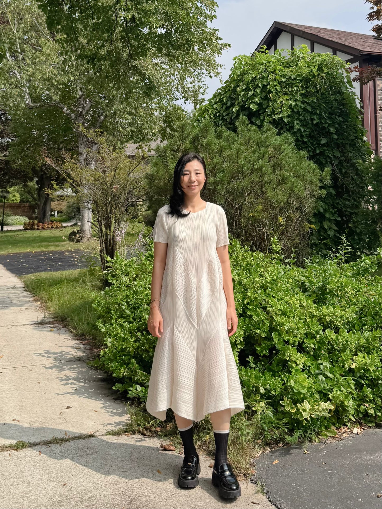 Pleated Short-Sleeve volume dress( ivory, black, brown)