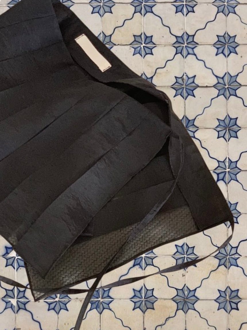Pleated wrap skirt (navy, ivory)